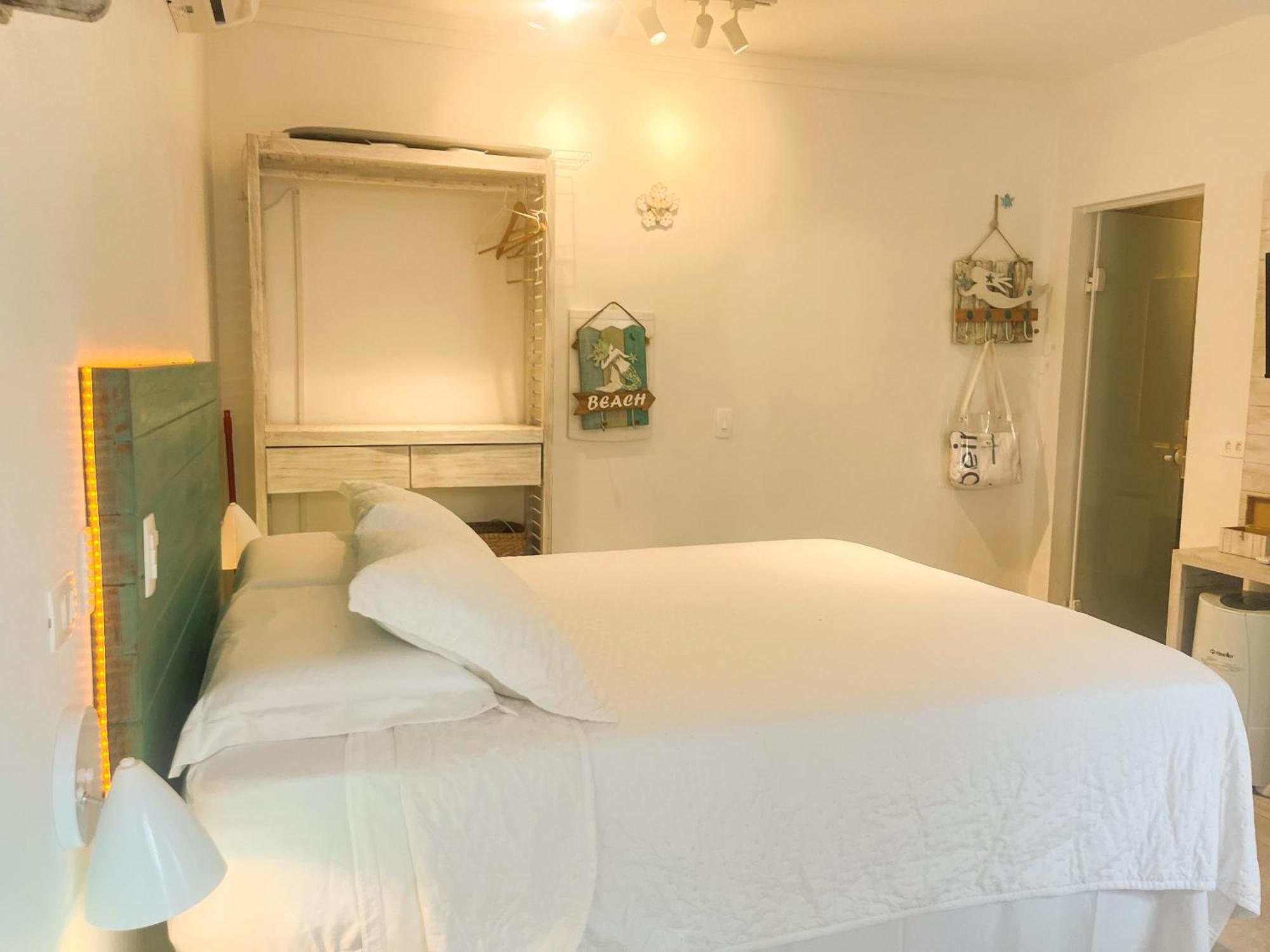 Casa D'Aroeira Residencial Boutique - Centro De Juquei - 2 Quadras Do Mar - Servico De Praia - Roupa De Cama 600 Fios Algodao Egipcio - Toalhas Banho E Praia - Tudo Novo - Estacionamento Interno - Cozinha - Consulte Unidades Com Ofuro Hidro E Cromote 外观 照片